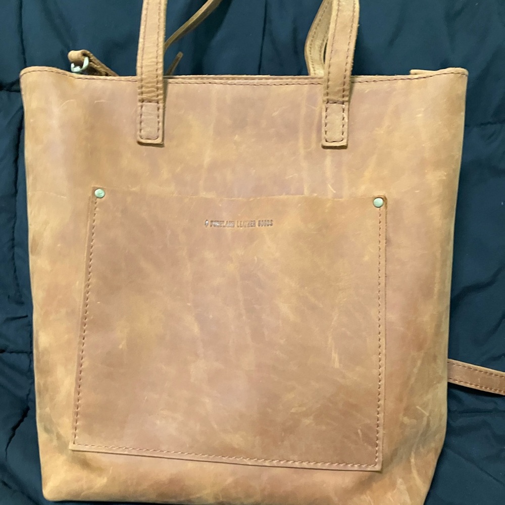 Portland Leather Full Size Cross Body Tote in Dakota